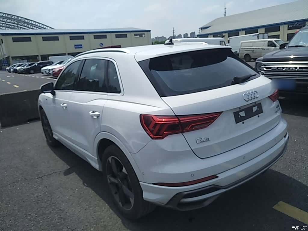 Audi Q3, 2023 все фото