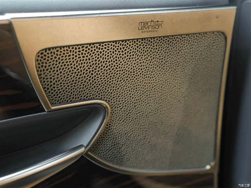 Lexus LS, 2023 15
