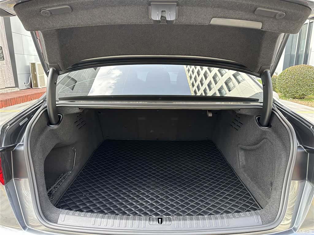 Audi A6L, 2019 16