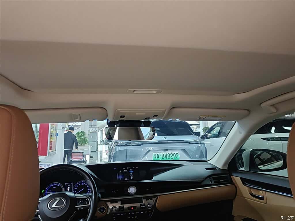 Lexus ES, 2018 18