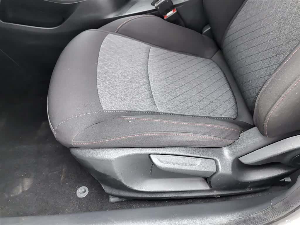 Roewe i5, 2025 20