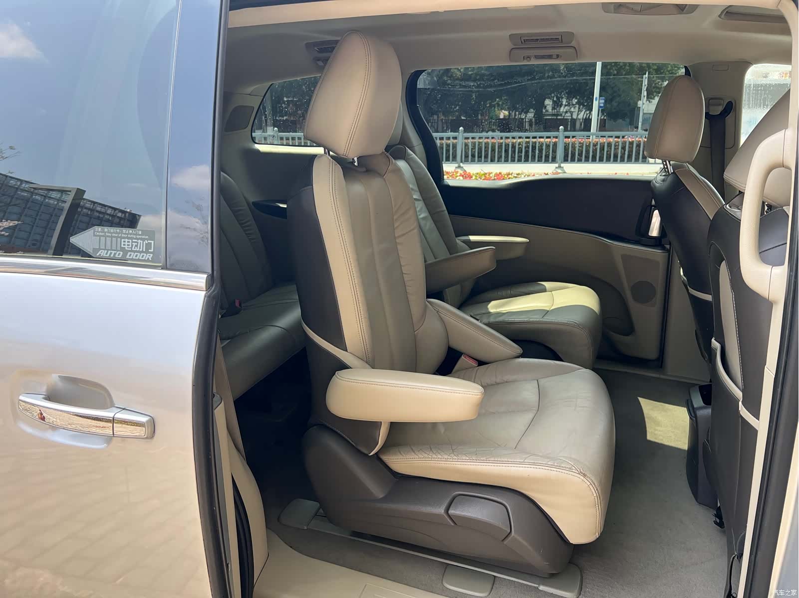Buick GL8, 2012 18