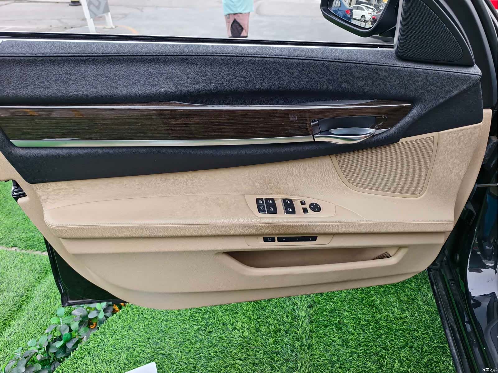 BMW 7 Series, 2011 4