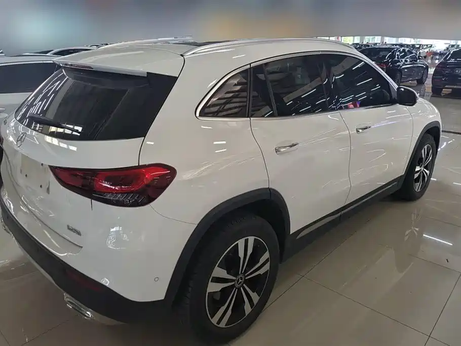 Mercedes-Benz GLA
