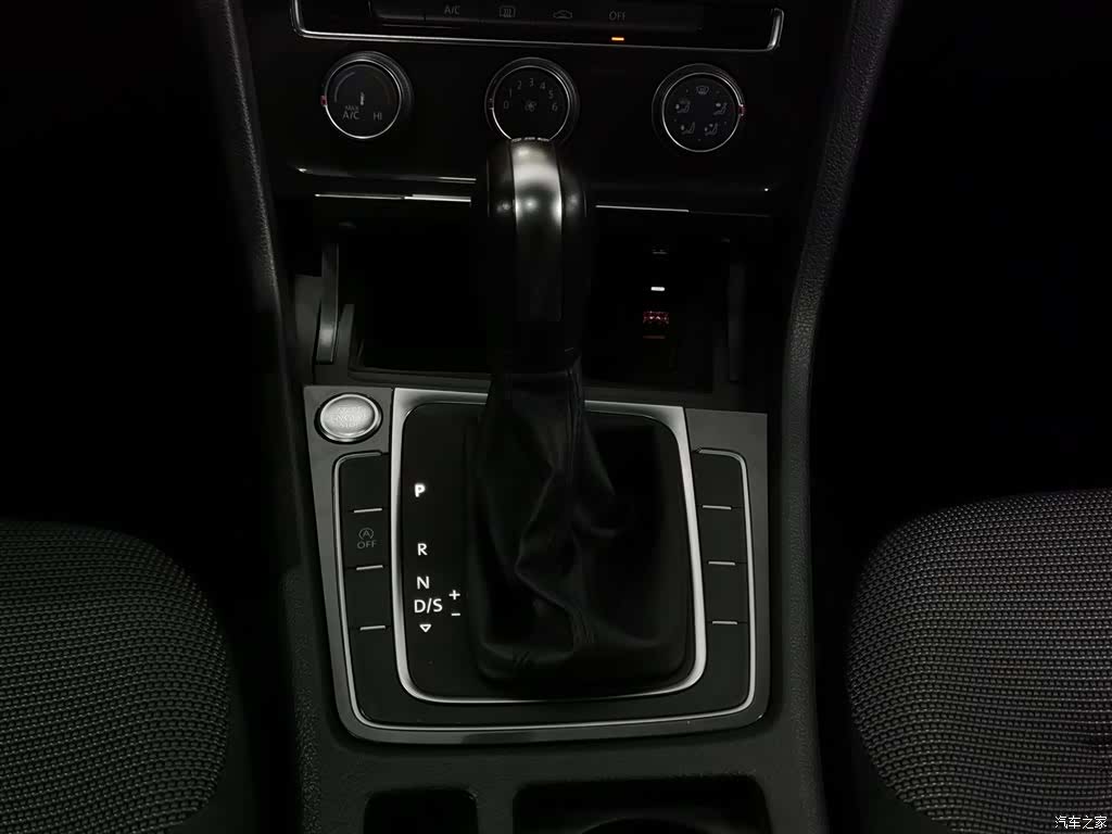 Volkswagen Golf, 2020 13
