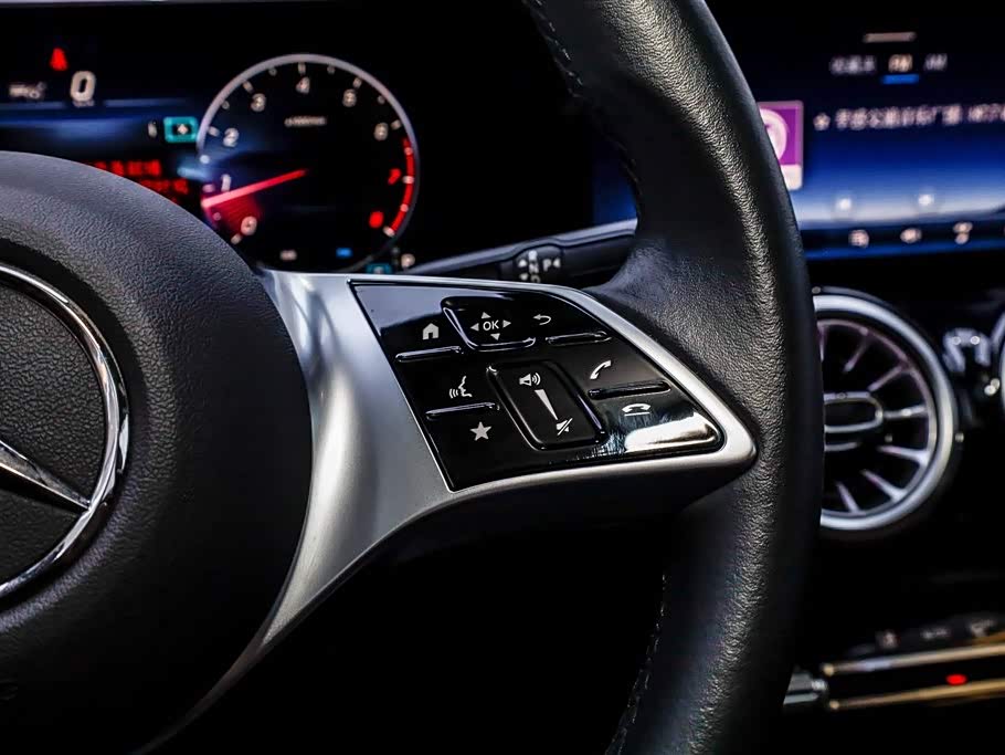 Mercedes-Benz GLB Mercedes-Benz GLB