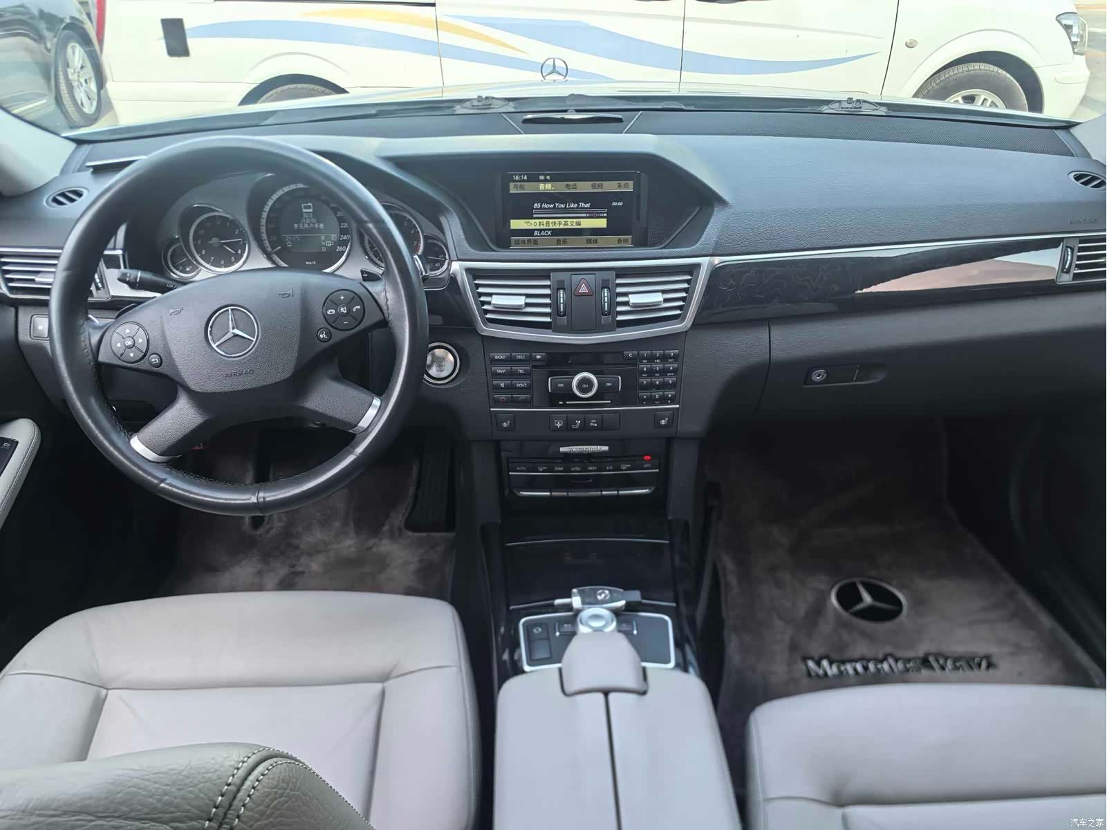 Mercedes-Benz E-Class, 2012 6
