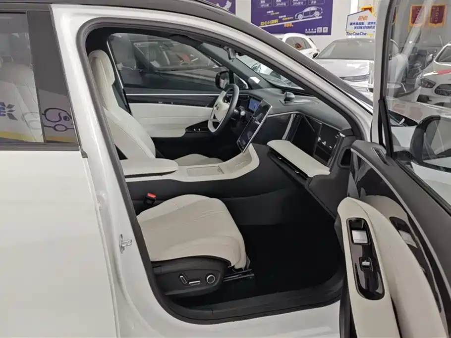 Geely Galaxy Galaxy L7