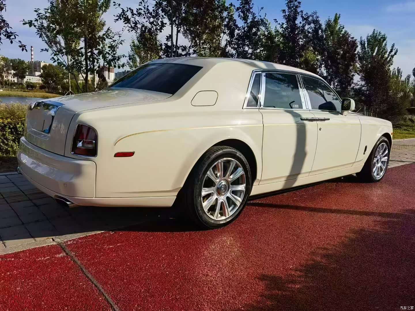 Rolls-Royce Phantom, 2010 8