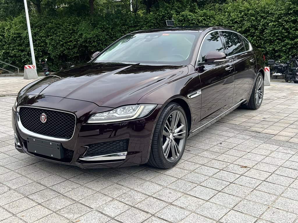 Jaguar XFL
