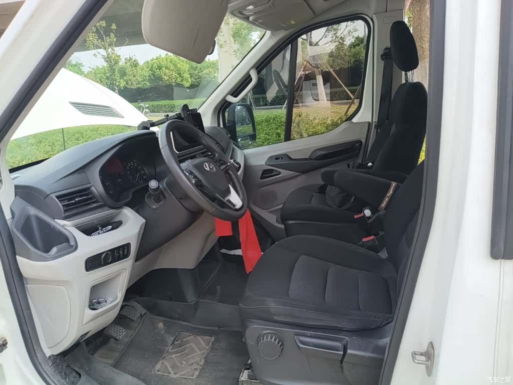 Maxus V90, 2023 22