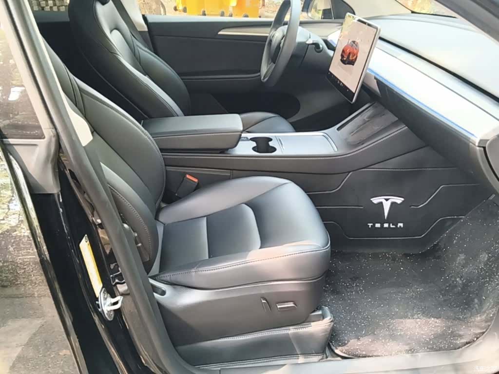 Tesla Model Y, 2024 25