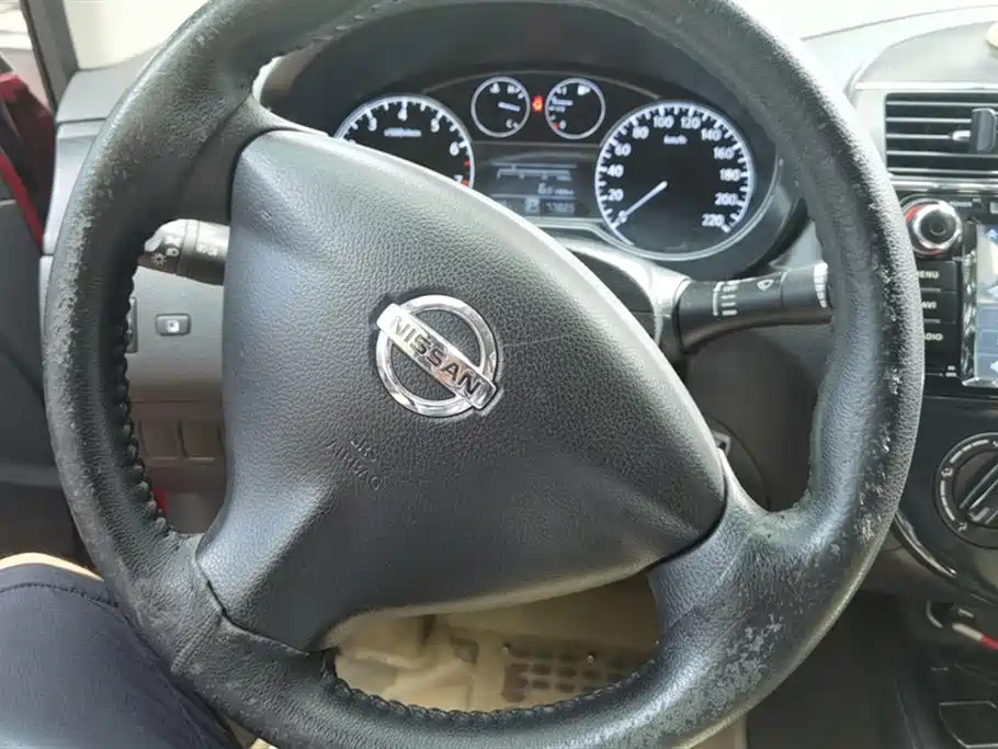 Nissan TIIDA