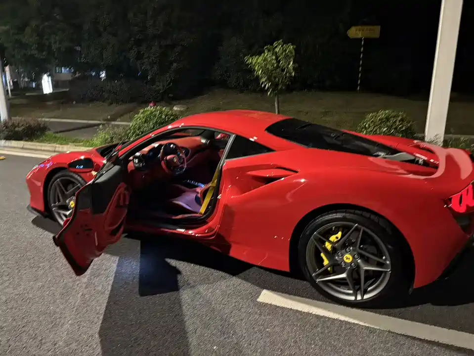 Ferrari F8