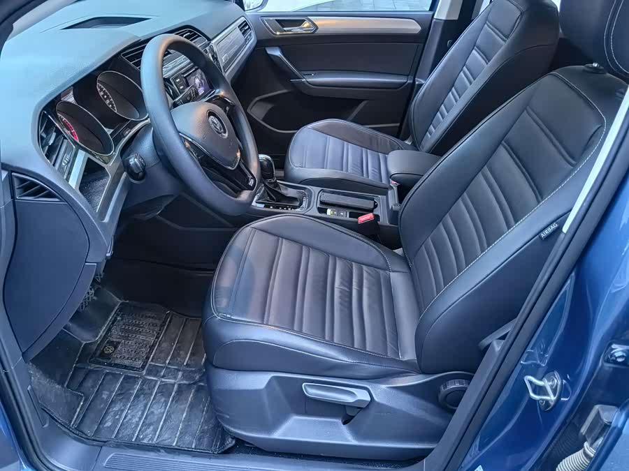 Volkswagen Touran 2018, фото 20