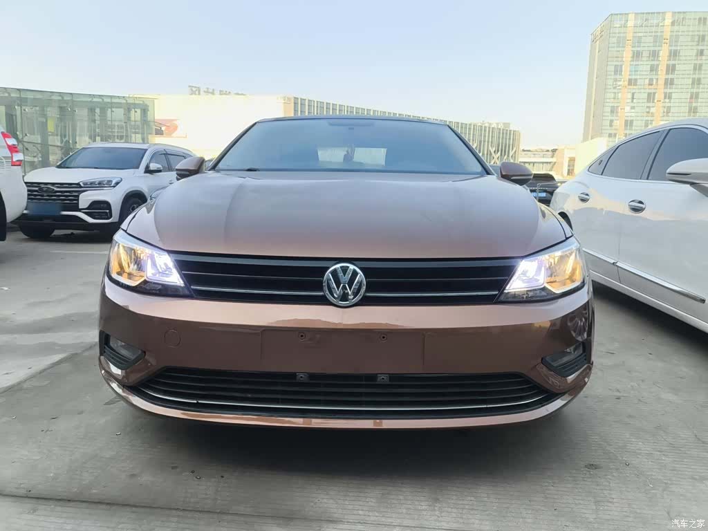Volkswagen Lamando, 2015 3