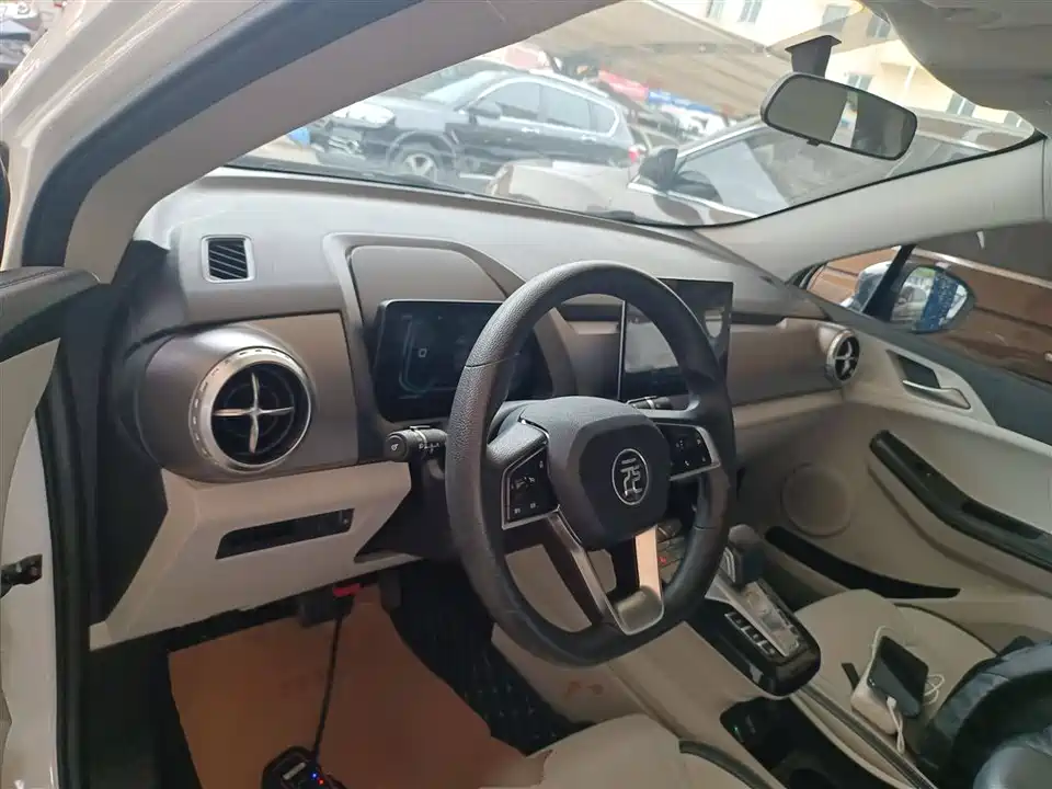 BYD Yuan Pro BYD Yuan Pro