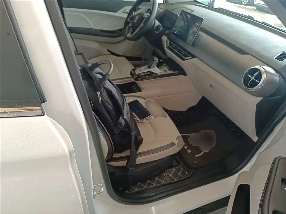 BYD Yuan Pro BYD Yuan Pro