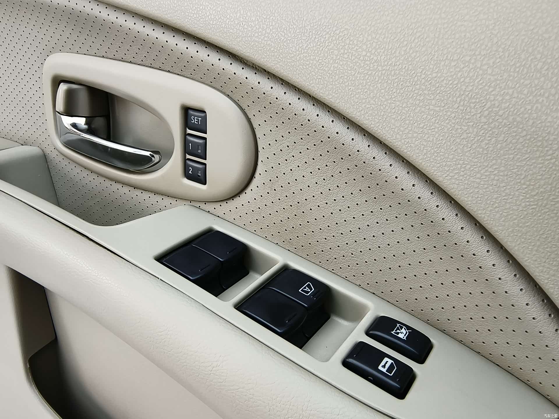 Nissan Sylphy, 2012 15