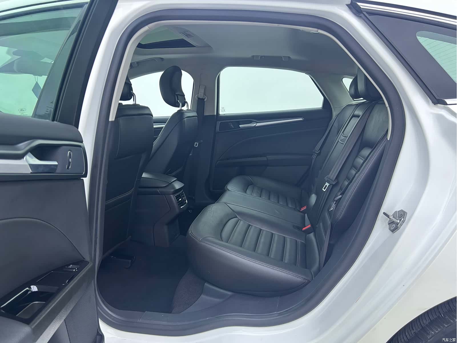 Ford Mondeo, 2016 10