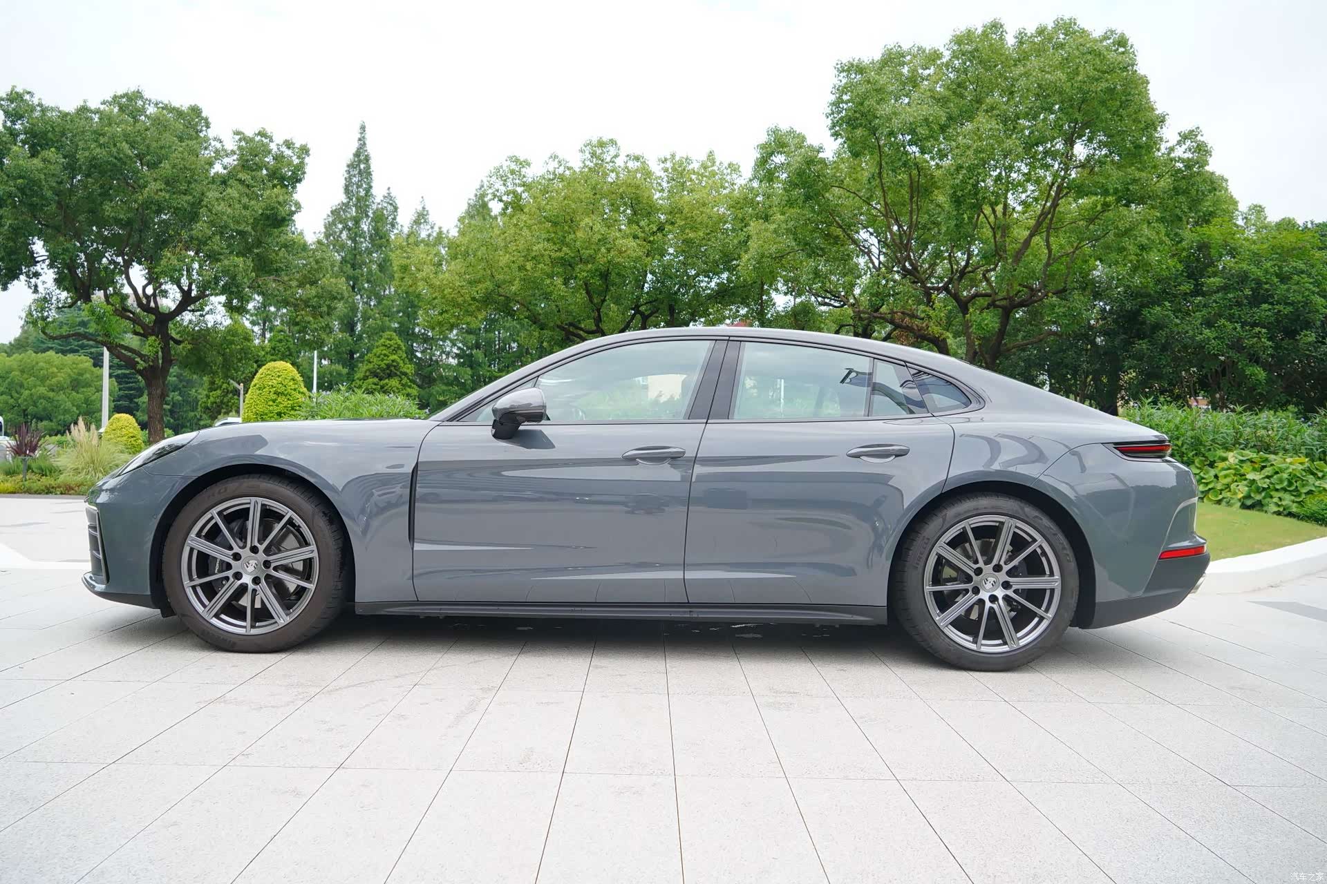 Porsche Panamera, 2026 3