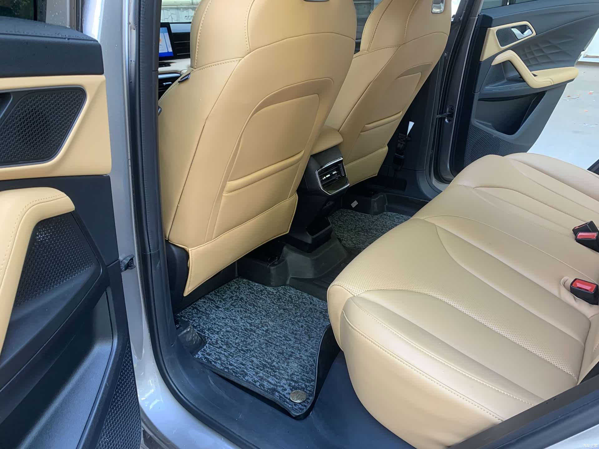 Roewe RX5, 2022 10