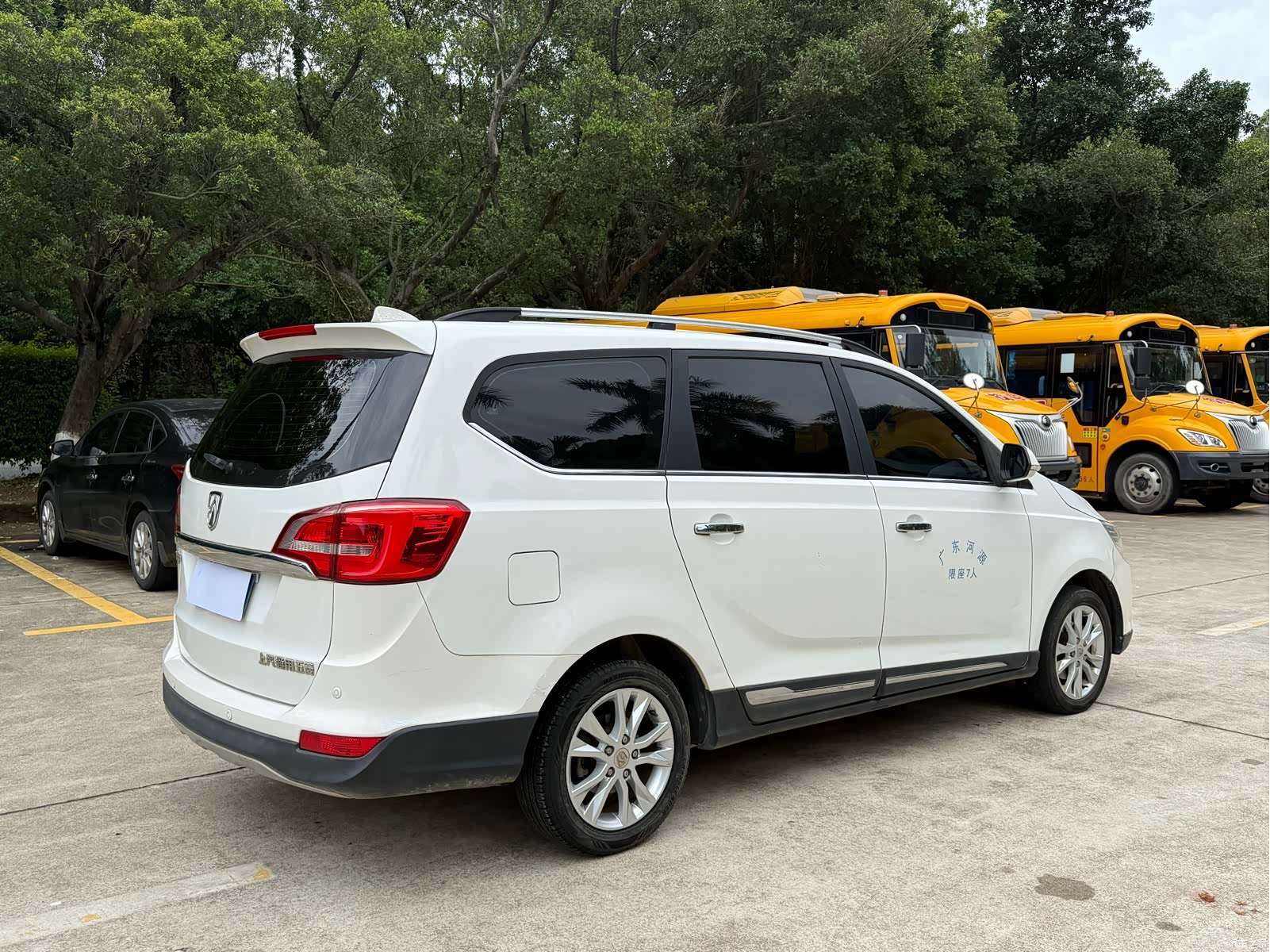Wuling 730, 2016 9