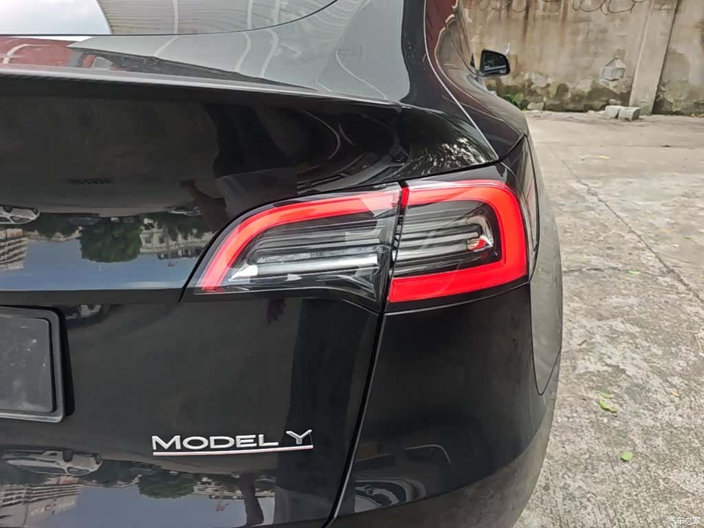 Tesla Model Y, 2023 8