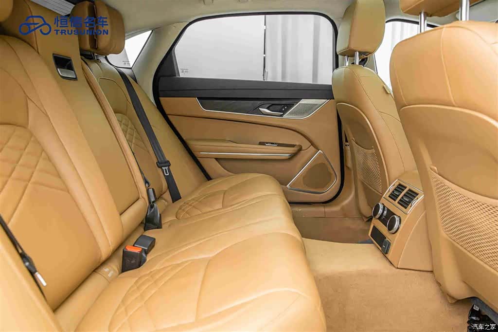 Land Rover P250, 2023 16