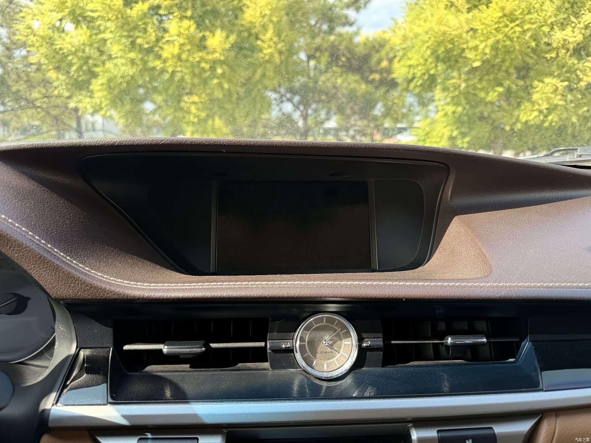 Lexus ES, 2016 16