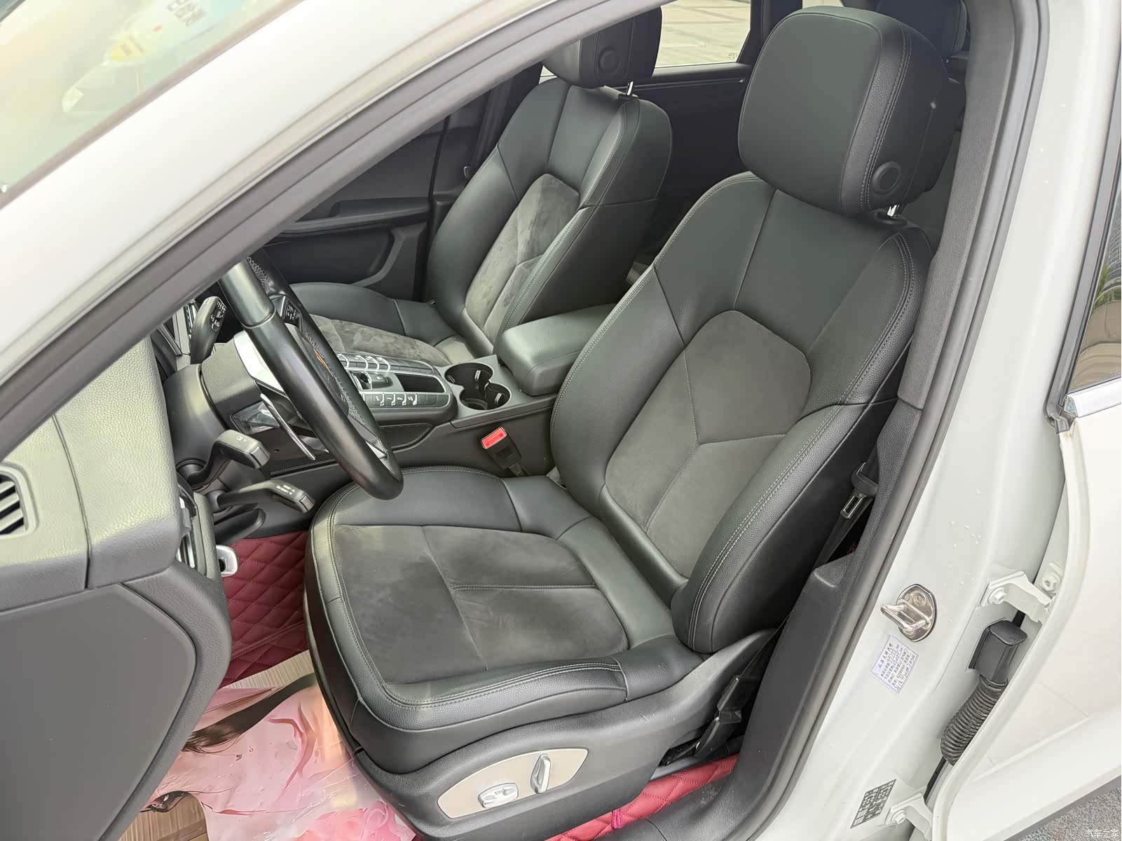 Porsche Macan, 2019 все фото