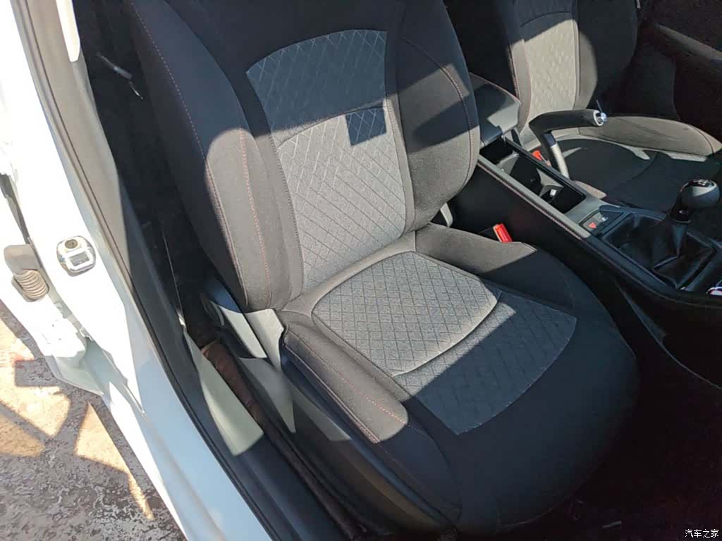 Roewe i5, 2025 20