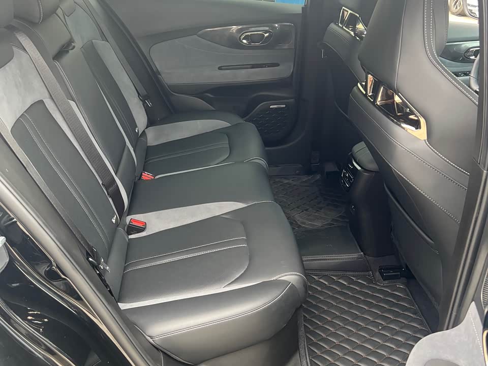 Trumpchi Shadow Leopard