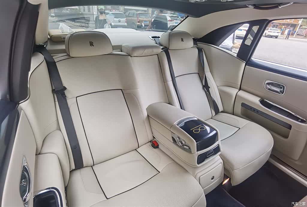 Rolls-Royce Ghost, 2014 7