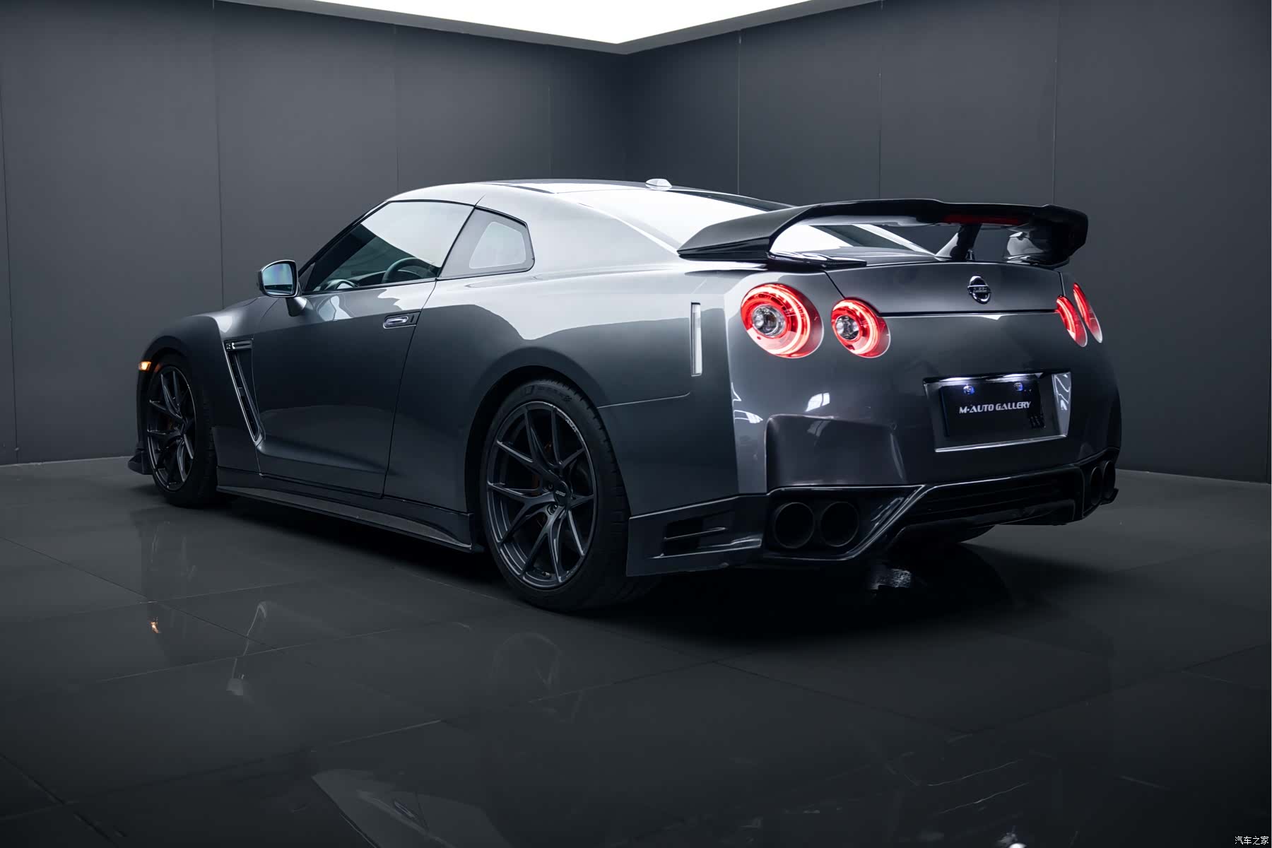 Nissan GT-R, 2011 8