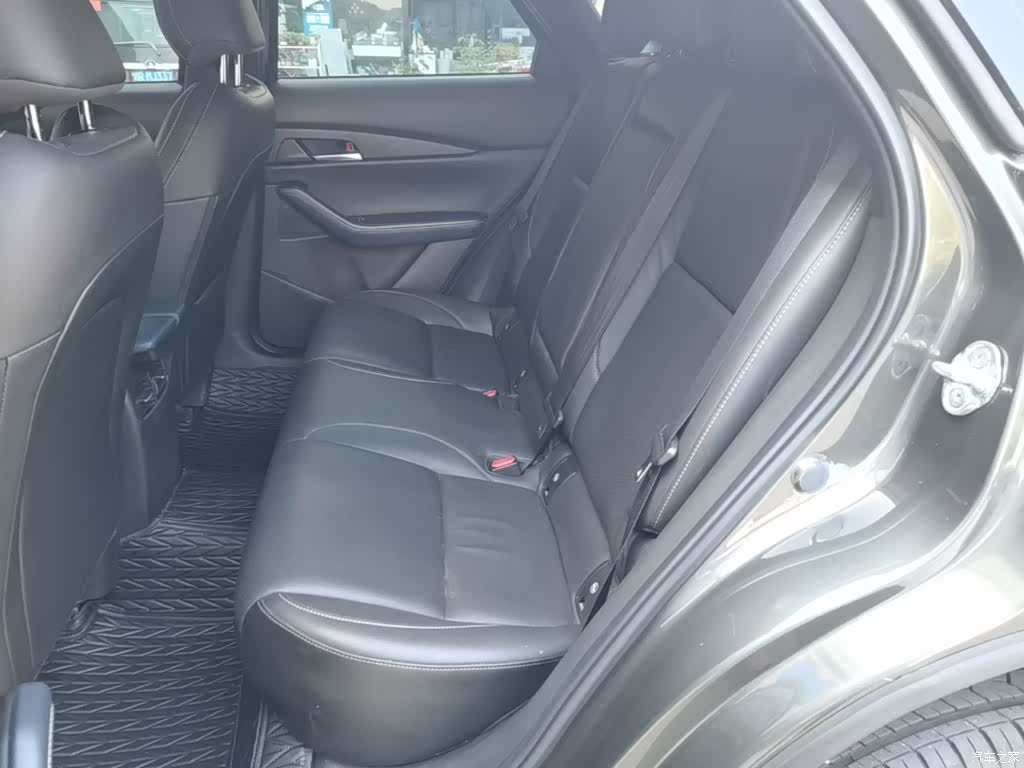 Mazda CX-30, 2022 17