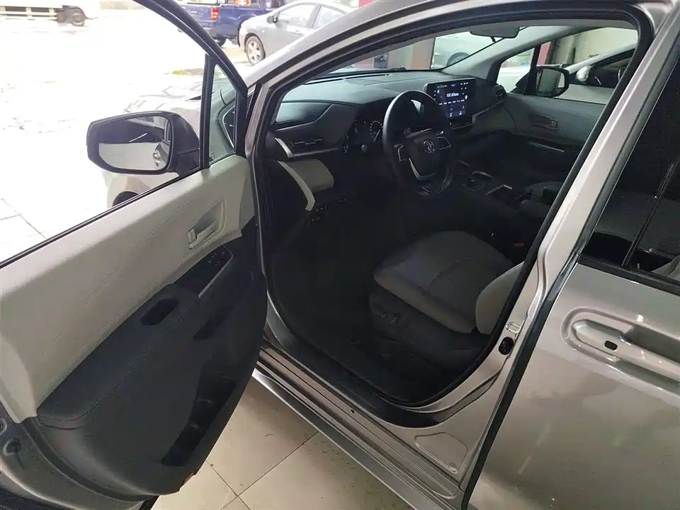 Toyota SIENNA