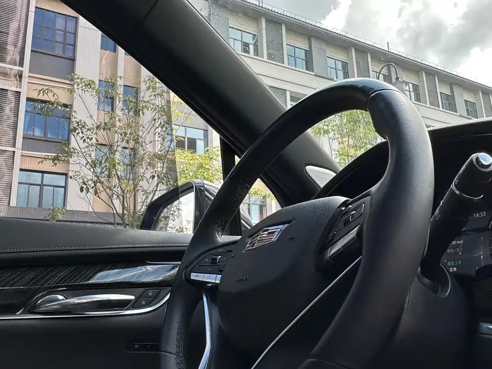 Cadillac XT6