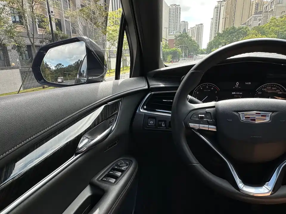 Cadillac XT6