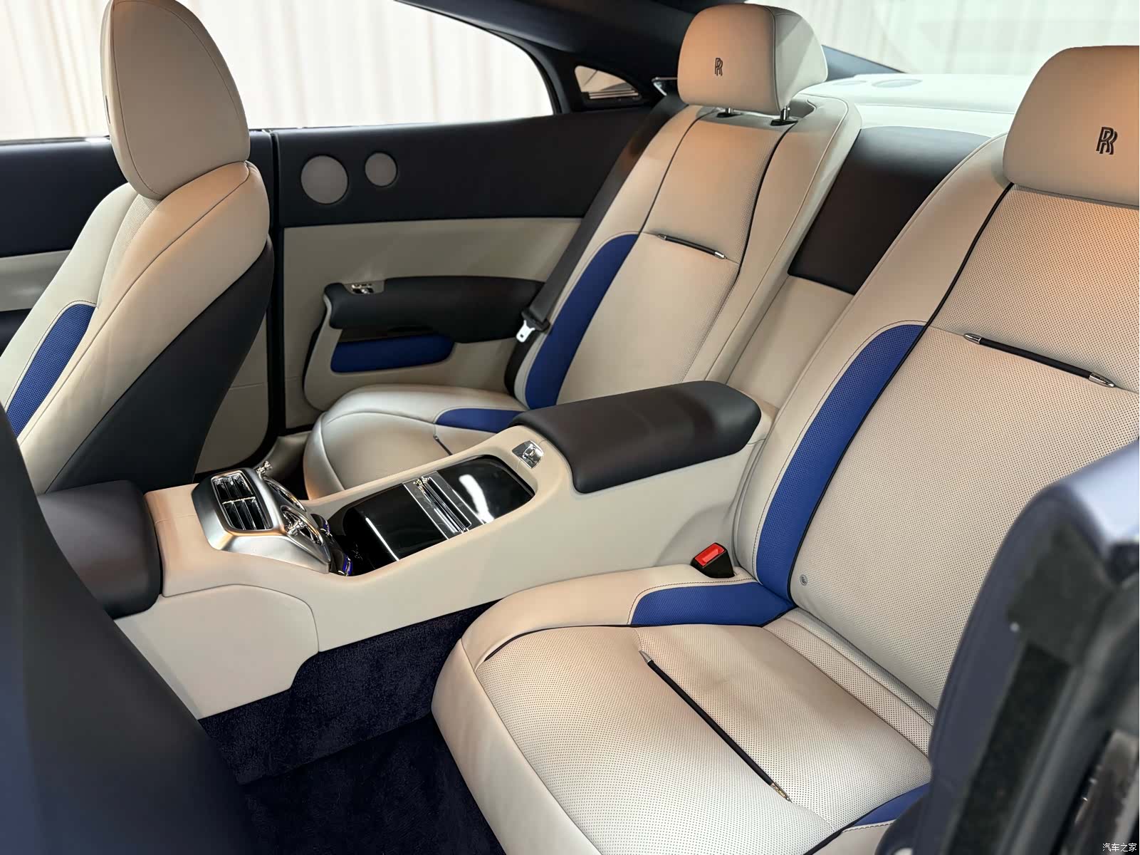 Rolls-Royce Wraith, 2020 12