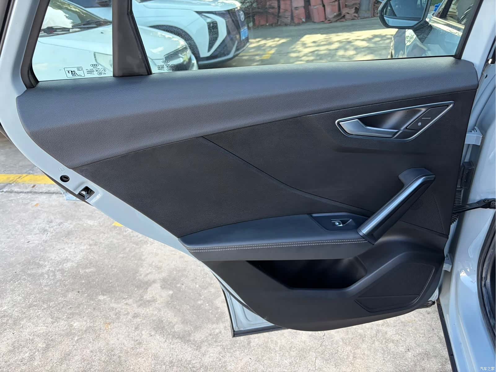 Audi Q2L, 2021 17