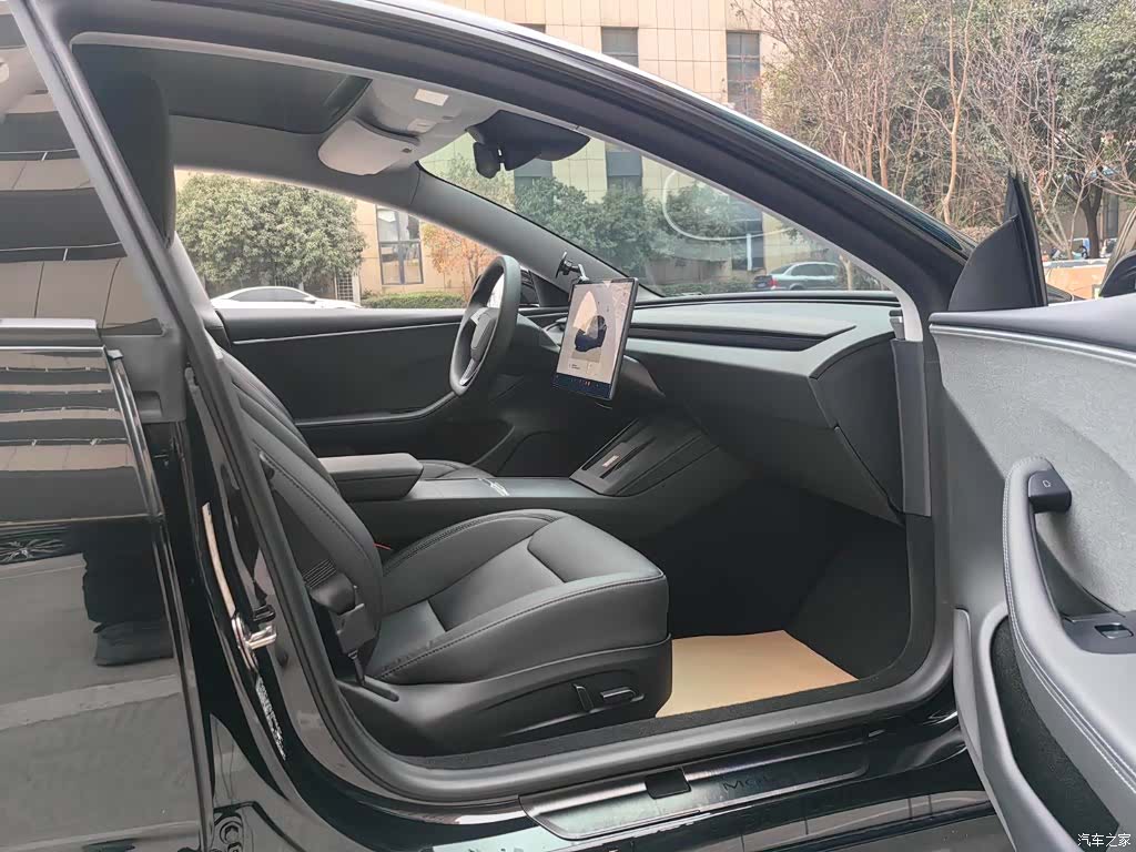 Tesla Model 3, 2024 7
