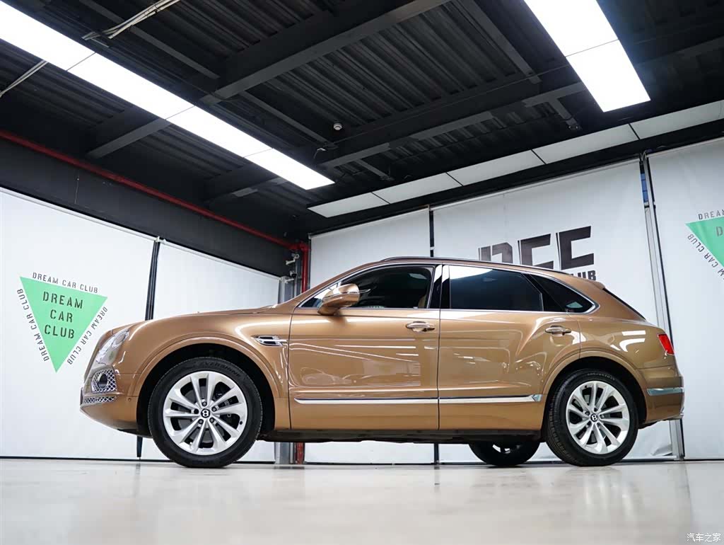 Bentley Bentayga, 2017 20