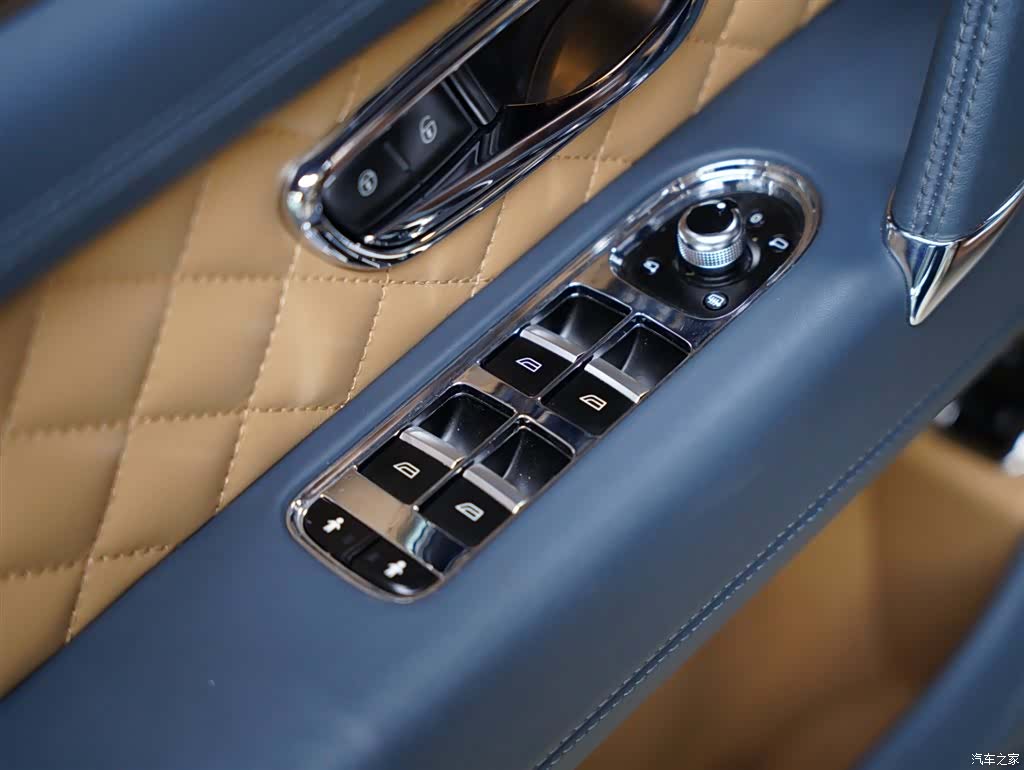 Bentley Bentayga, 2017 30
