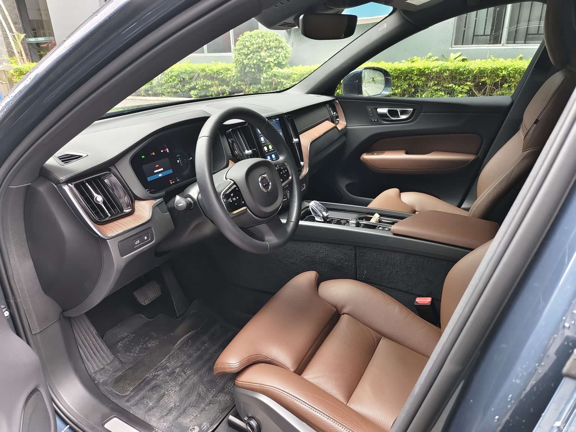 Volvo XC60, 2023 все фото