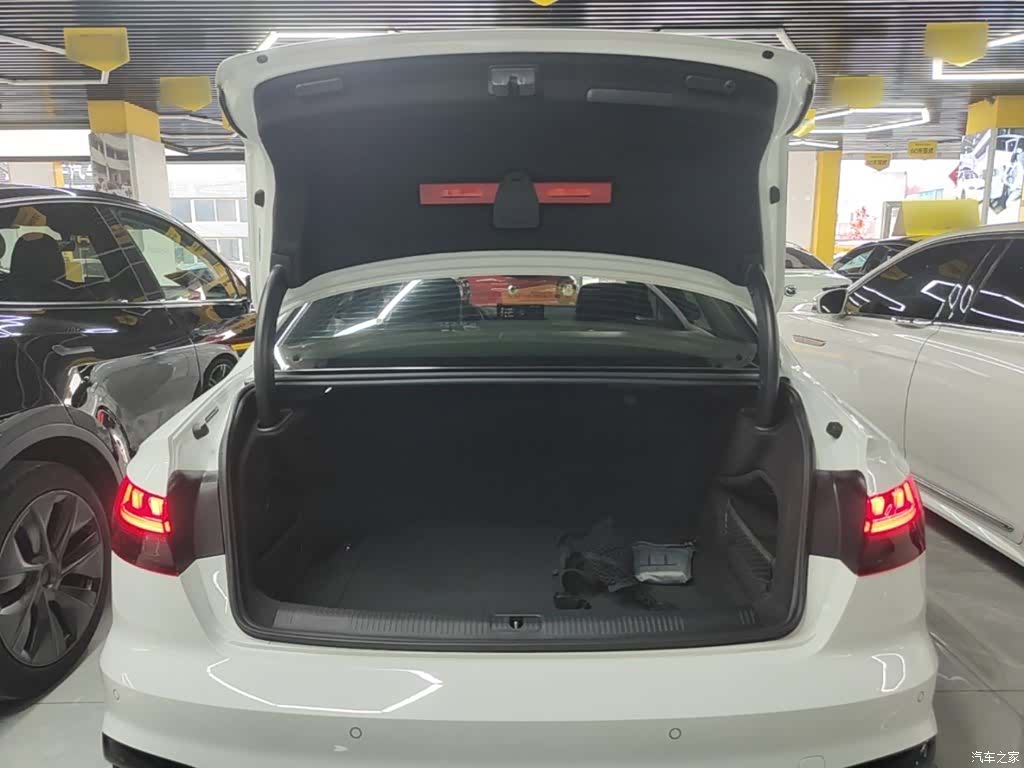 Audi A4L, 2022 15