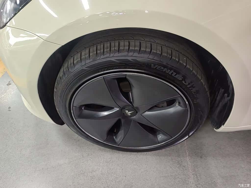 Tesla Model 3, 2020 23