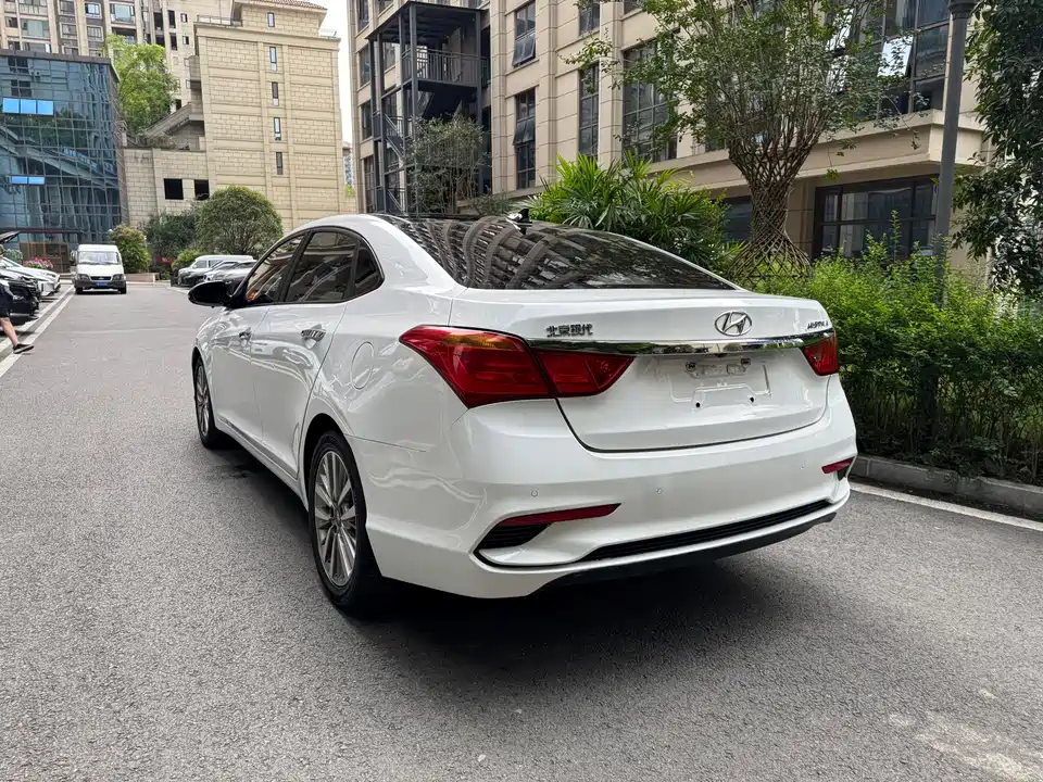 Hyundai Name picture