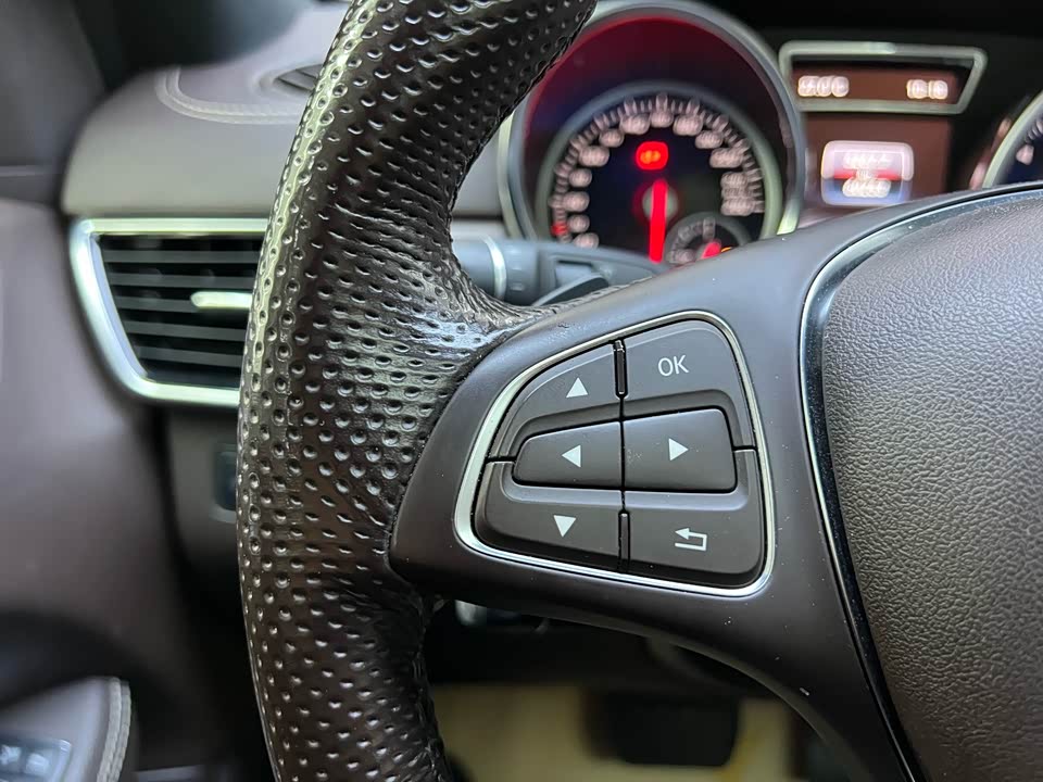 Mercedes-Benz GLE Mercedes-Benz GLE