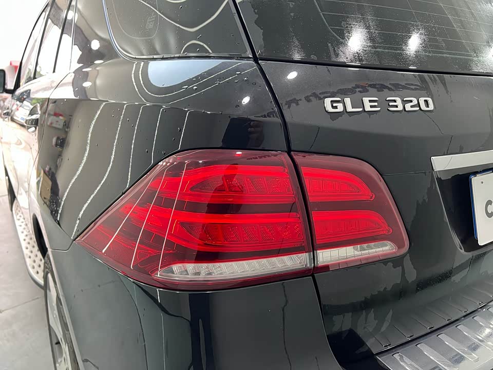 Mercedes-Benz GLE Mercedes-Benz GLE